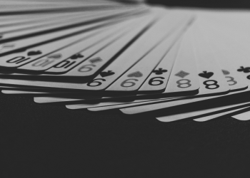 What are the Benefits of Betting at Casino Games?